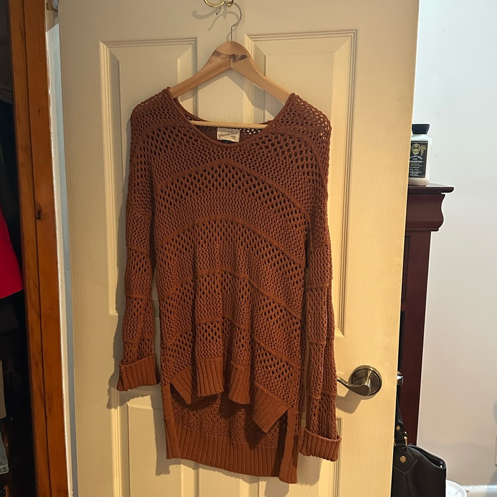 Universal Thread Open-Knit Scoop Neck Sweater in Rust Brown